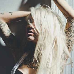 🔥 Photos sexy, portfolio de mannequin  #8662 Modèle de tatouage Sara Fabel