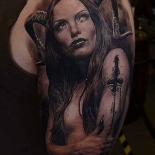 tatouage #8295 | Artiste tatoueur Den Yakovlev