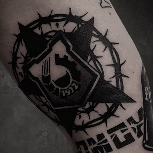 Homme Noir  tatouage #65628 | Artiste tatoueur ROMAN MIGURA