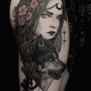 Femme Couleur Néo-traditionnel tatouage sur Cuisse #65649 | Artiste tatoueur ROMAN MIGURA