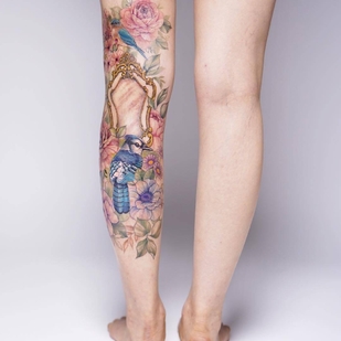 Femme Couleur Botanique tatouage sur Jambe #29776 | Artiste tatoueur Silo