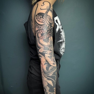 tatouage #66989 | Artiste tatoueur Suvi of Tear Garden