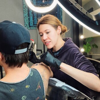Artiste tatoueur Anna Chepusenko