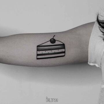 Tattoo artist Ilya Brezinski