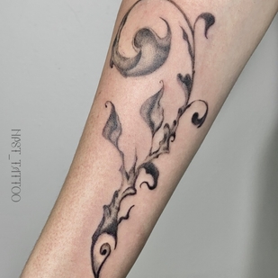 Femme Noir Style d'Auteur tatouage sur Avant-bras #54678 | Artiste tatoueur Mary Nepostaeva