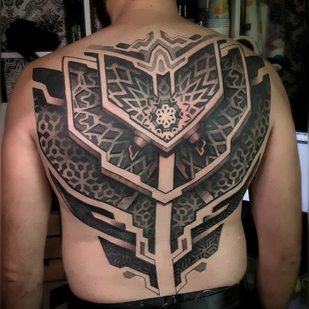 Homme Noir et Gris Ornemental tatouage sur Dos #67832 | Artiste tatoueur Ioann Leo ( LEO-VAN )