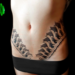Femme Noir Dotwork tatouage sur Ventre #67984 | Artiste tatoueur Ioann Leo ( LEO-VAN )
