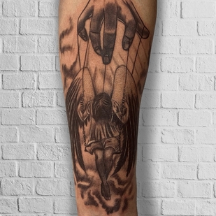 Homme Noir et Gris  tatouage sur Avant-bras #68843 | Artiste tatoueur Master Margarita
