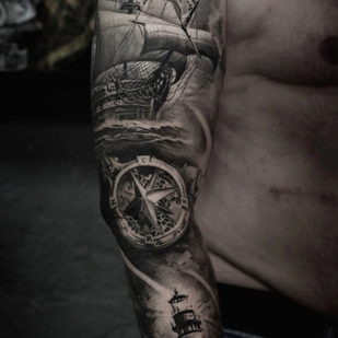 Noir et Gris Réalisme tatouage sur Manche #69767 | Artiste tatoueur Dmitriy Varlakov