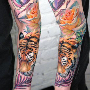 Femme Couleur Réalisme tatouage sur Manche #55787 | Artiste tatoueur Nik Lucas