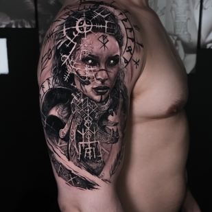 Homme Noir et Gris Réalisme tatouage #55785 | Artiste tatoueur Nik Lucas