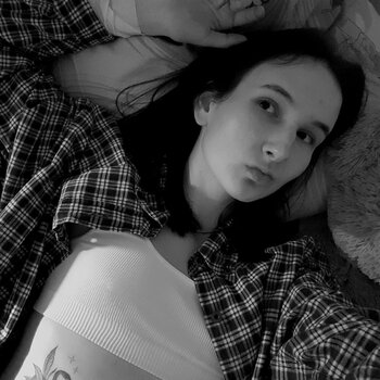 Artiste tatoueur Vlada Izmaylova