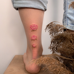 Femme Couleur Botanique tatouage sur Jambe #57092 | Artiste tatoueur Olga Kotova