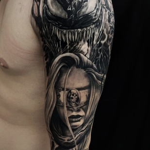 Homme Noir Réalisme tatouage sur Épaule #72019 | Artiste tatoueur Vladimir Solovev