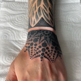 Homme Noir et Gris Ornemental tatouage sur Avant-bras #72210 | Artiste tatoueur Ioann Leo ( LEO-VAN )