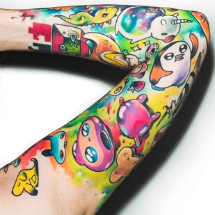 Femme Couleur Aquarelle tatouage sur Manche #2266 | Artiste tatoueur Anton Kovrigin (Yellow Dog)