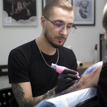 Artiste tatoueur Pozdeev Fedor