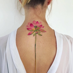Femme Couleur  tatouage sur Dos #25873 | Artiste tatoueur Pis Saro