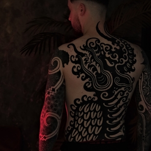 Homme Noir Tribal tatouage sur Dos #75204 | Artiste tatoueur Pavlik Gusarov