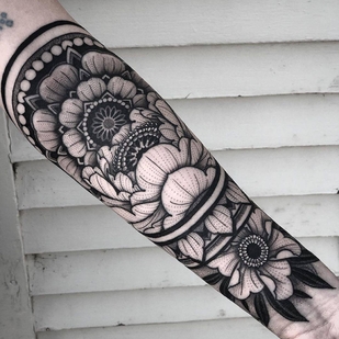 Femme Noir  tatouage #34145 | Artiste tatoueur Jayce Wallingford