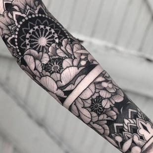 Femme Noir  tatouage #34144 | Artiste tatoueur Jayce Wallingford