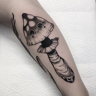 tatouage #46383 | Artiste tatoueur  Lil Annie