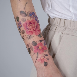 Femme Couleur  tatouage sur Avant-bras #60071 | Artiste tatoueur Svetlana Ehrt