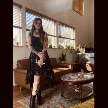 Artiste tatoueur Caroline Carine