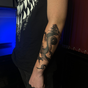 Homme Noir et Gris Graphique tatouage sur Avant-bras #76674 | Artiste tatoueur Master Margarita