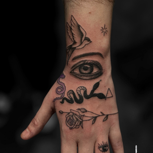Fineline tatouage #77146 | Artiste tatoueur Claudia Fedorovici