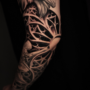 Homme Noir et Gris Réalisme tatouage sur Avant-bras #77815 | Artiste tatoueur Aleksey Titov