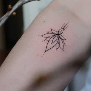 Femme Noir Ornemental tatouage sur Avant-bras #79917 | Artiste tatoueur DARI INK