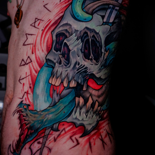 Homme Couleur Néo-traditionnel tatouage sur Côté #80478 | Artiste tatoueur Victor Rassadniy