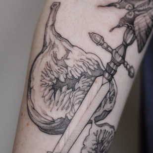 Noir Graphique tatouage #80695 | Artiste tatoueur Anastasia Veresktt