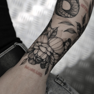 tatouage #81357 | Artiste tatoueur Kristina Crystalik