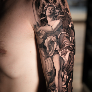Homme Noir Réalisme tatouage sur Manche #81699 | Artiste tatoueur Kirill Matusevich