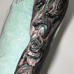 Homme Couleur Réalisme tatouage sur Manche #81818 | Artiste tatoueur Roman Zakharchenko