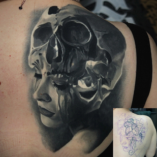 Femme Noir et Gris Réalisme tatouage sur Dos #81940 | Artiste tatoueur Dislike