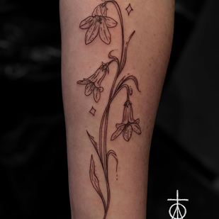 Fineline tatouage #82275 | Artiste tatoueur Claudia Fedorovici