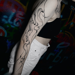 Femme Noir Abstrait tatouage sur Manche #82334 | Artiste tatoueur Polina s Tatuina