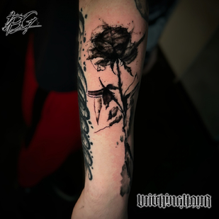 Avant-garde tatouage #82722 | Artiste tatoueur Bobby Grey