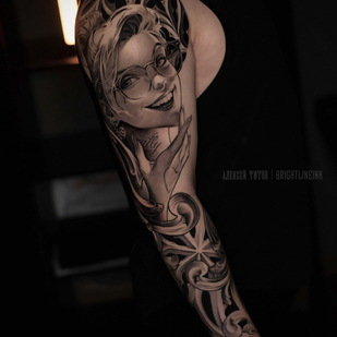 Homme Noir et Gris Réalisme tatouage sur Manche #83361 | Artiste tatoueur Aleksey Titov
