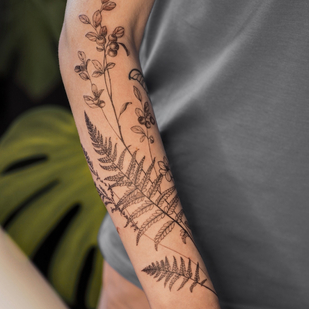 Femme Noir  tatouage sur Avant-bras #84218 | Artiste tatoueur Anna Novitskaya