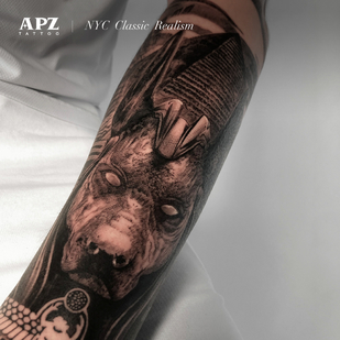 Homme Noir et Gris Réalisme tatouage sur Avant-bras #86007 | Artiste tatoueur Apz Tattoo
