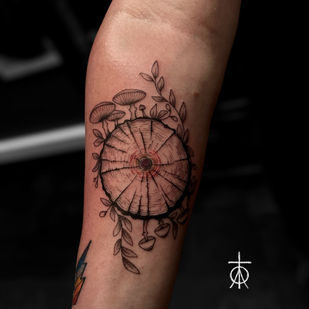 Linework tatouage #84362 | Artiste tatoueur Claudia Fedorovici