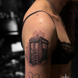 Micro-réalisme tatouage #87313 | Artiste tatoueur Claudia Fedorovici
