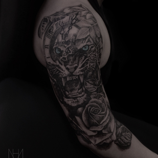 Homme  Whipshading tatouage sur Épaule #90851 | Artiste tatoueur Max Hyde