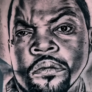 Homme Noir et Gris Portrait tatouage #86232 | Artiste tatoueur Nima Jolan