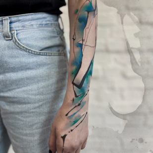 Femme Couleur Abstrait tatouage sur Avant-bras #83599 | Artiste tatoueur PINKA