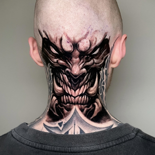 Homme Noir et Gris Réalisme tatouage sur Cou #86265 | Artiste tatoueur Tomek Glinski